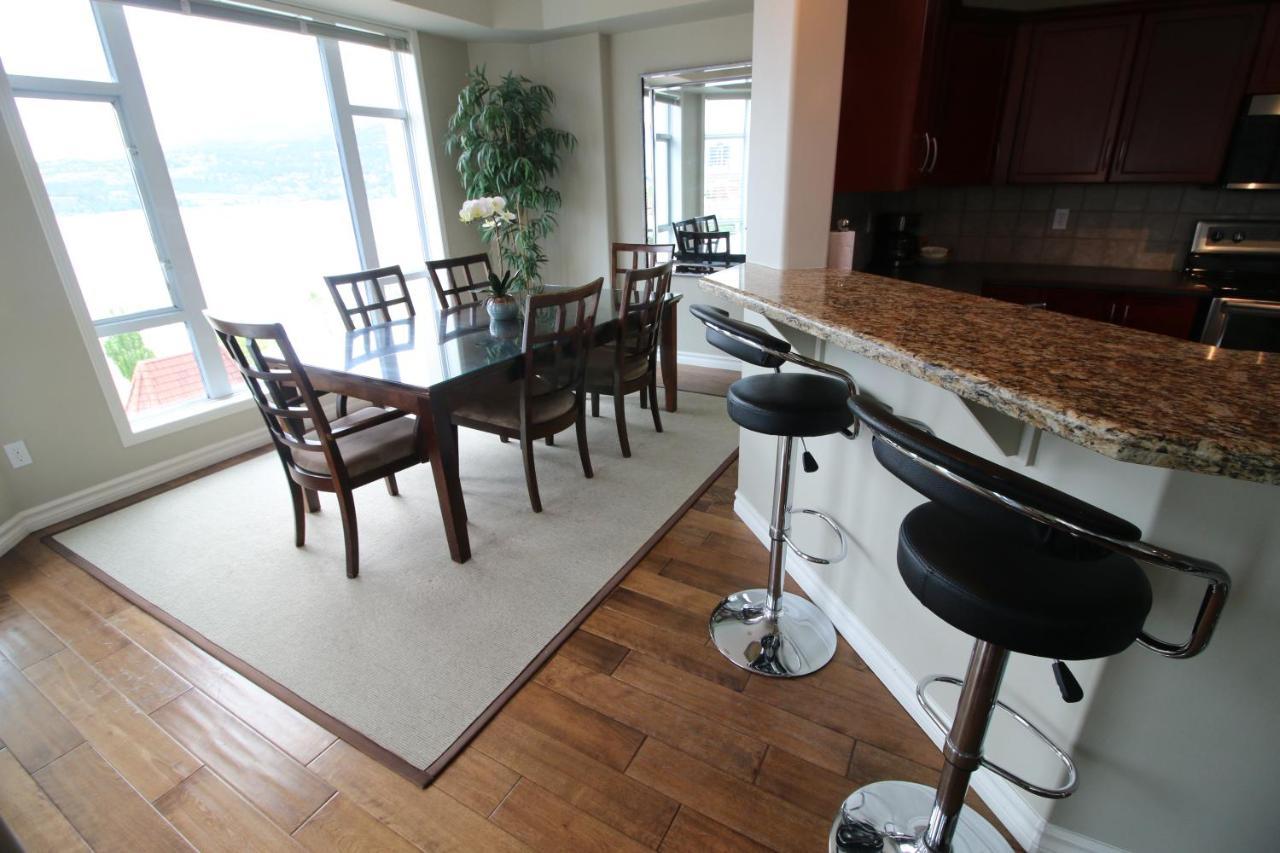 Sunset Waterfront Resort By Discover Kelowna Resort Accommodations Exterior foto