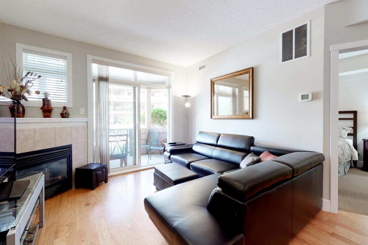 Sunset Waterfront Resort By Discover Kelowna Resort Accommodations Exterior foto