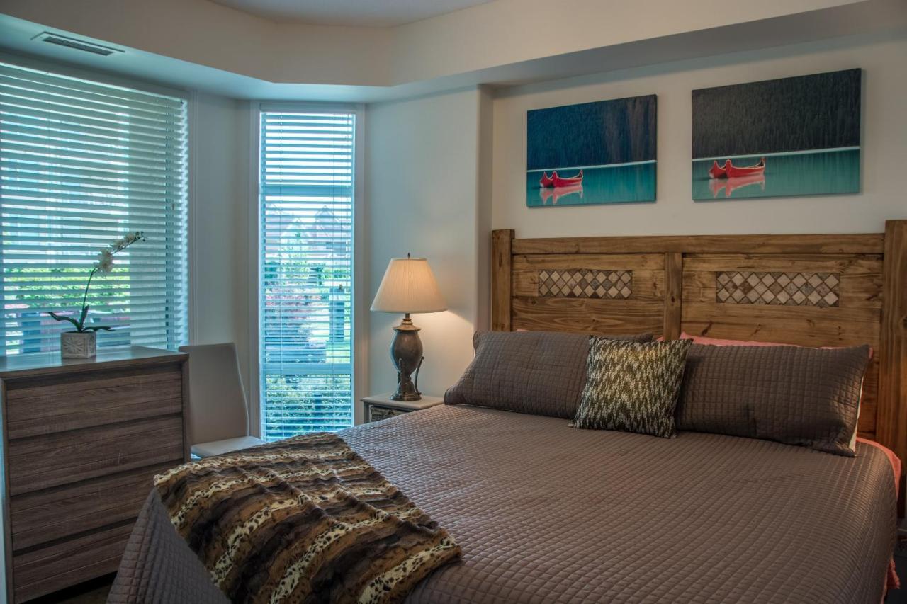 Sunset Waterfront Resort By Discover Kelowna Resort Accommodations Exterior foto