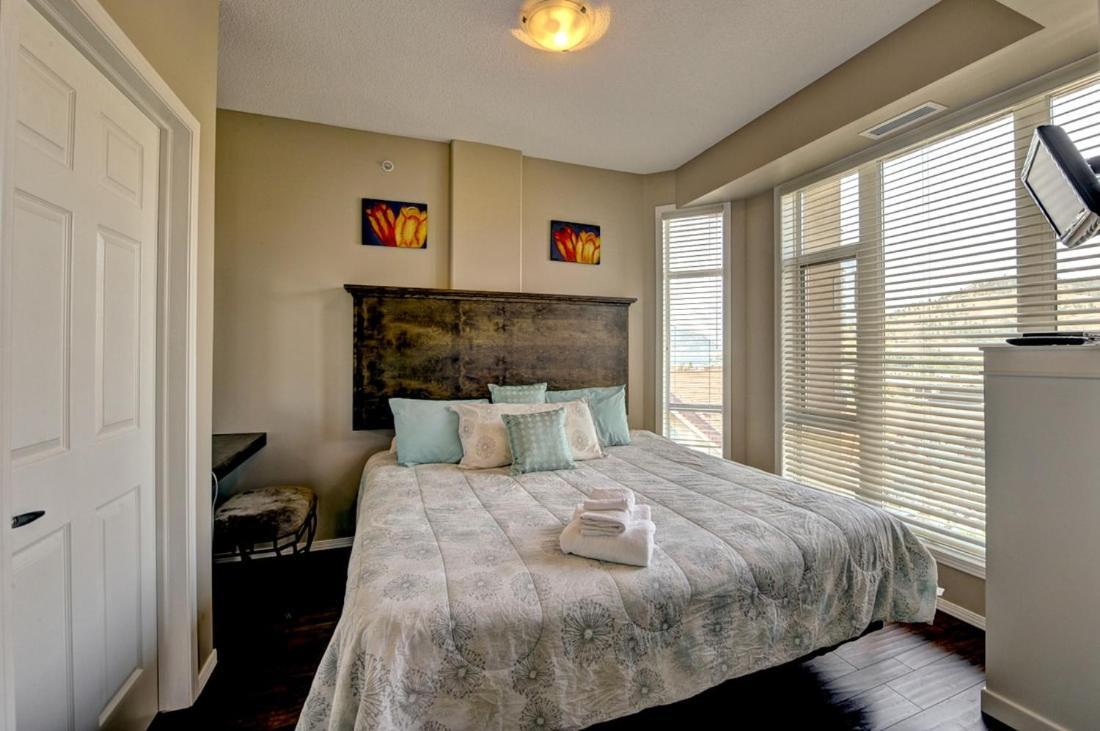 Sunset Waterfront Resort By Discover Kelowna Resort Accommodations Exterior foto