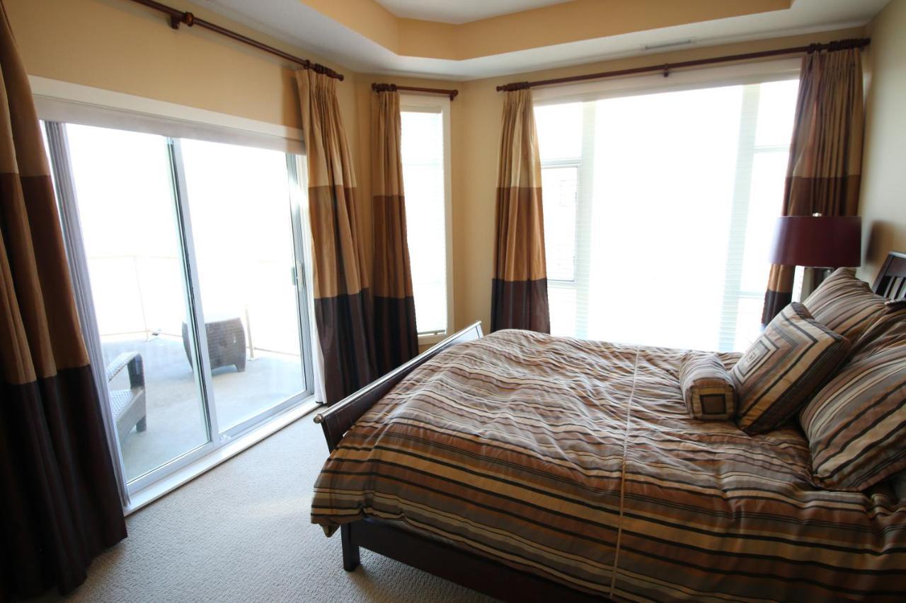 Sunset Waterfront Resort By Discover Kelowna Resort Accommodations Exterior foto