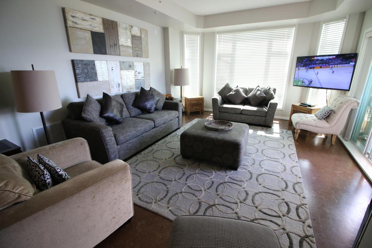 Sunset Waterfront Resort By Discover Kelowna Resort Accommodations Exterior foto